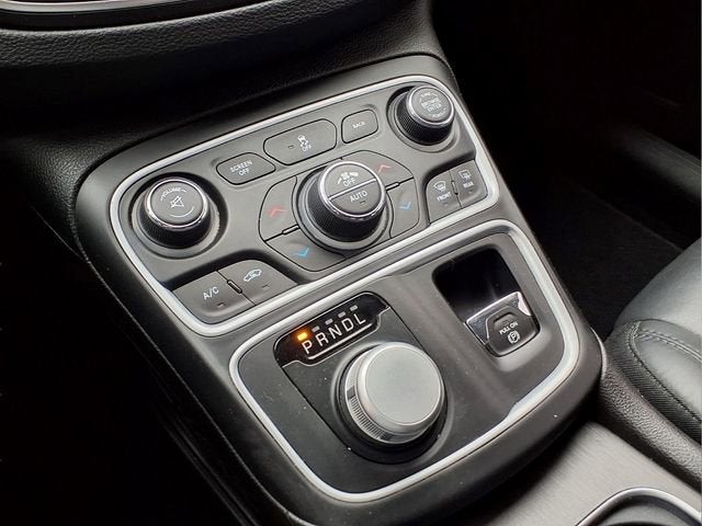 2017 Chrysler 200 Limited Platinum