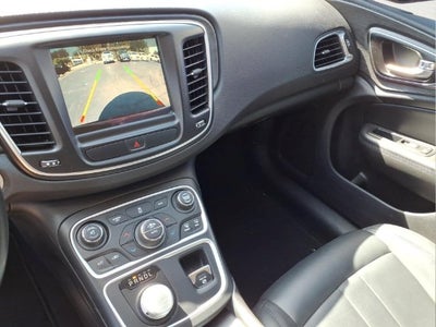 2017 Chrysler 200 Limited Platinum