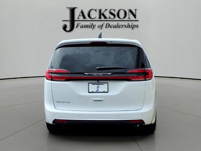 2027 Chrysler Pacifica PACIFICA SELECT