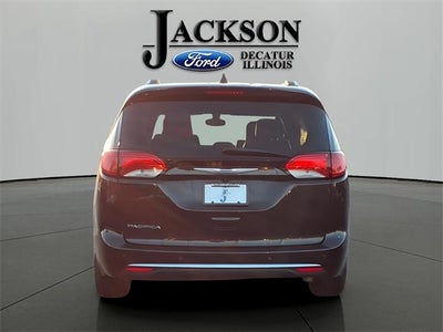 2017 Chrysler Pacifica Touring L Plus