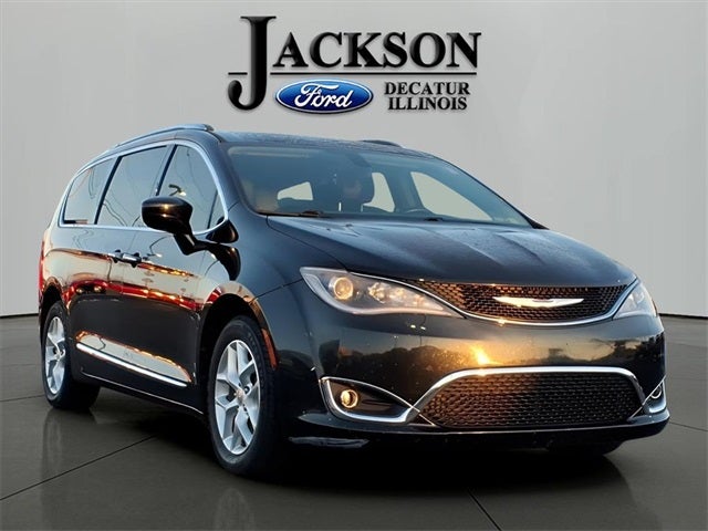 2017 Chrysler Pacifica Touring L Plus