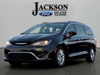 2017 Chrysler Pacifica Touring L Plus