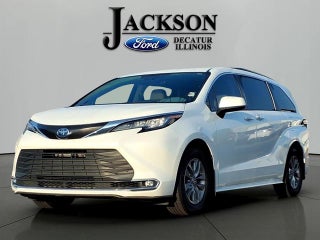 2022 Toyota Sienna XLE 8 Passenger